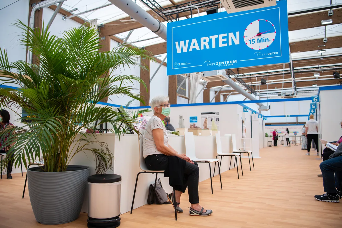 Die Dreifachturnhalle im Buchholz diente noch als Impfzentrum, ehe sie zurückgebaut wurde. Das mpfzentrum Uster im April 2021